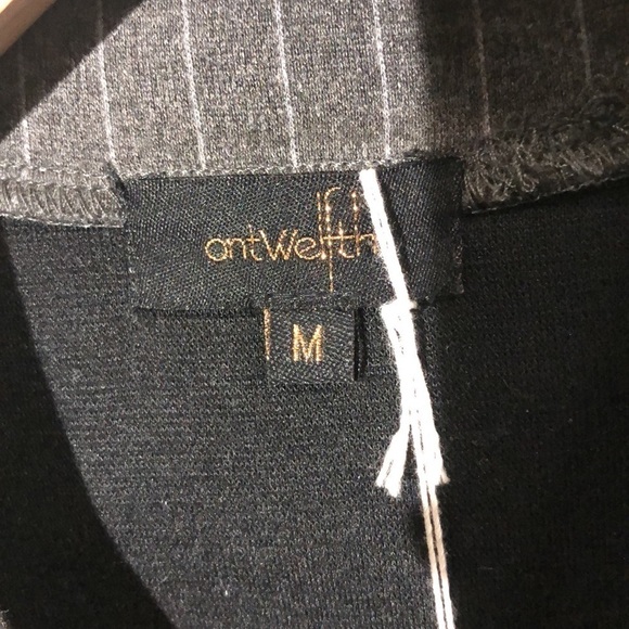 Onwelfth black pinstripe crop top size M - Picture 4 of 6